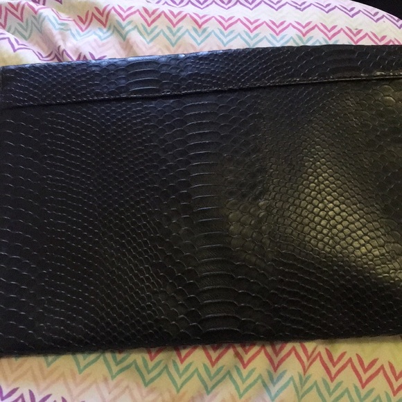 Clutch - Picture 4 of 4